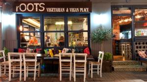 rOOTS Vegetarian & Vegan Place